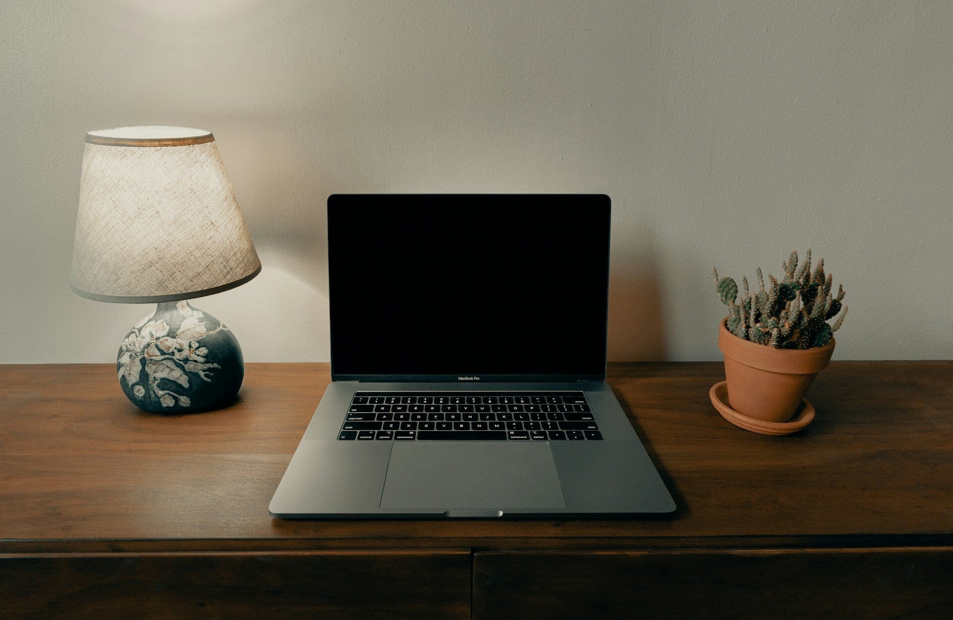 Utforska Den Trådlösa Lampans Värld: GloHub, Solcellsvägglampor och Eldflugan - Dossify