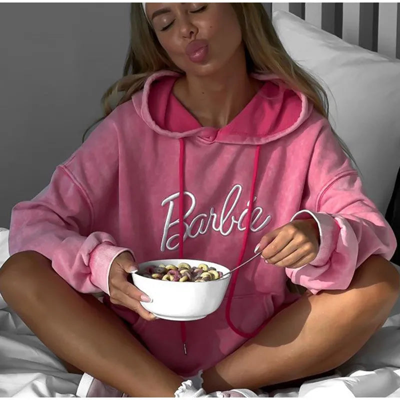 HotBarbie® | Tvättad tröja med broderad bokstav - Dossify