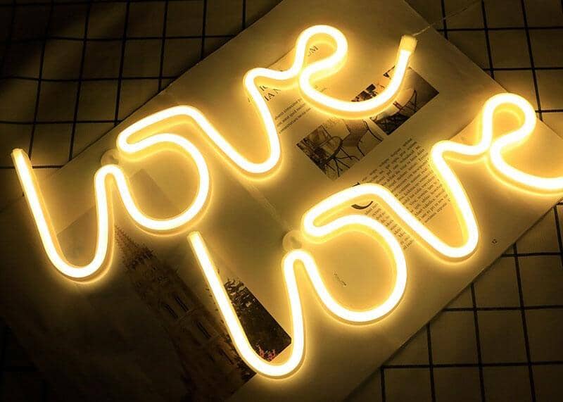 Neon lampa - LOVE - Dossify
