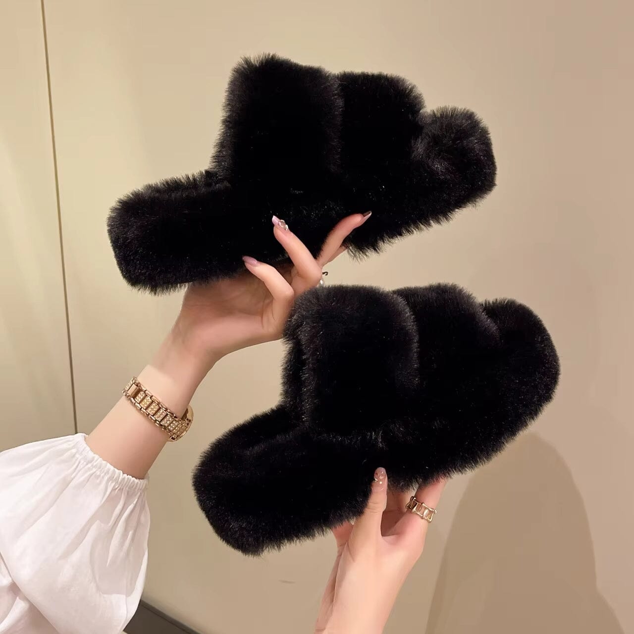 Winter Fluffy Slippers - Fluffiga varma tofflor med sula, Mysiga Tofflor för Vinterkvällar - Dossify