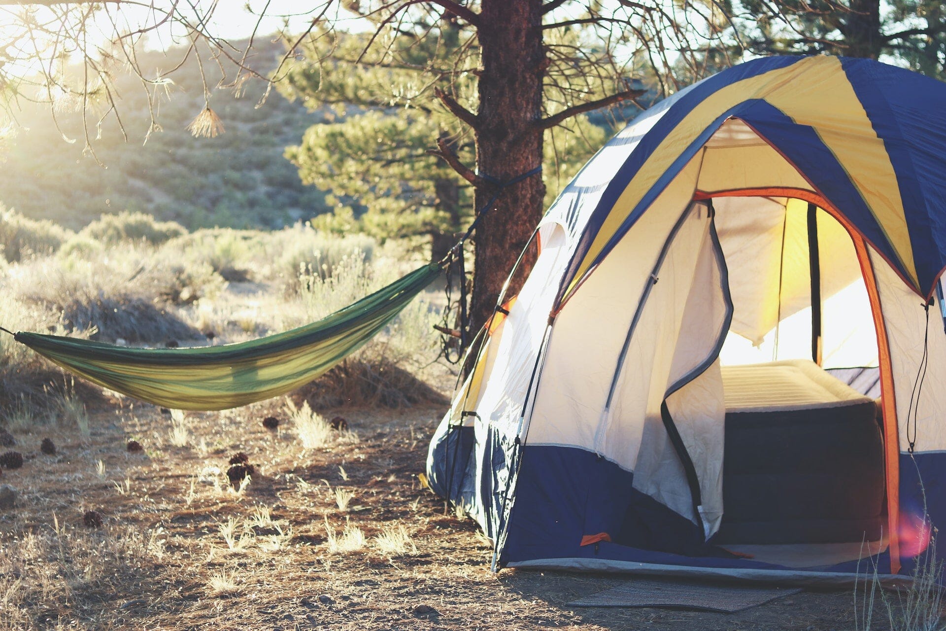 Upptäck Smarta Campingprylar för Bättre Äventyr - Dossify