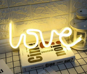 Neon lampa - LOVE - Dossify